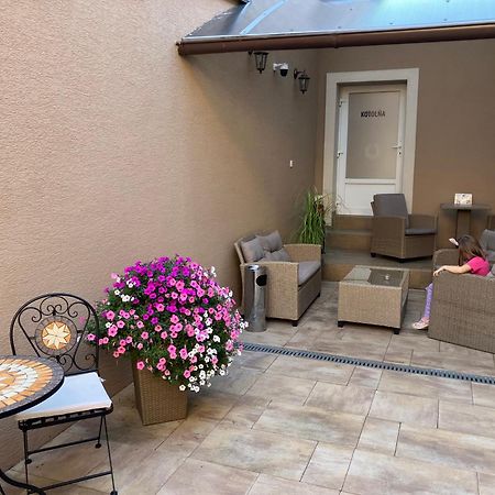 شقة Corner House Lučenec المظهر الخارجي الصورة