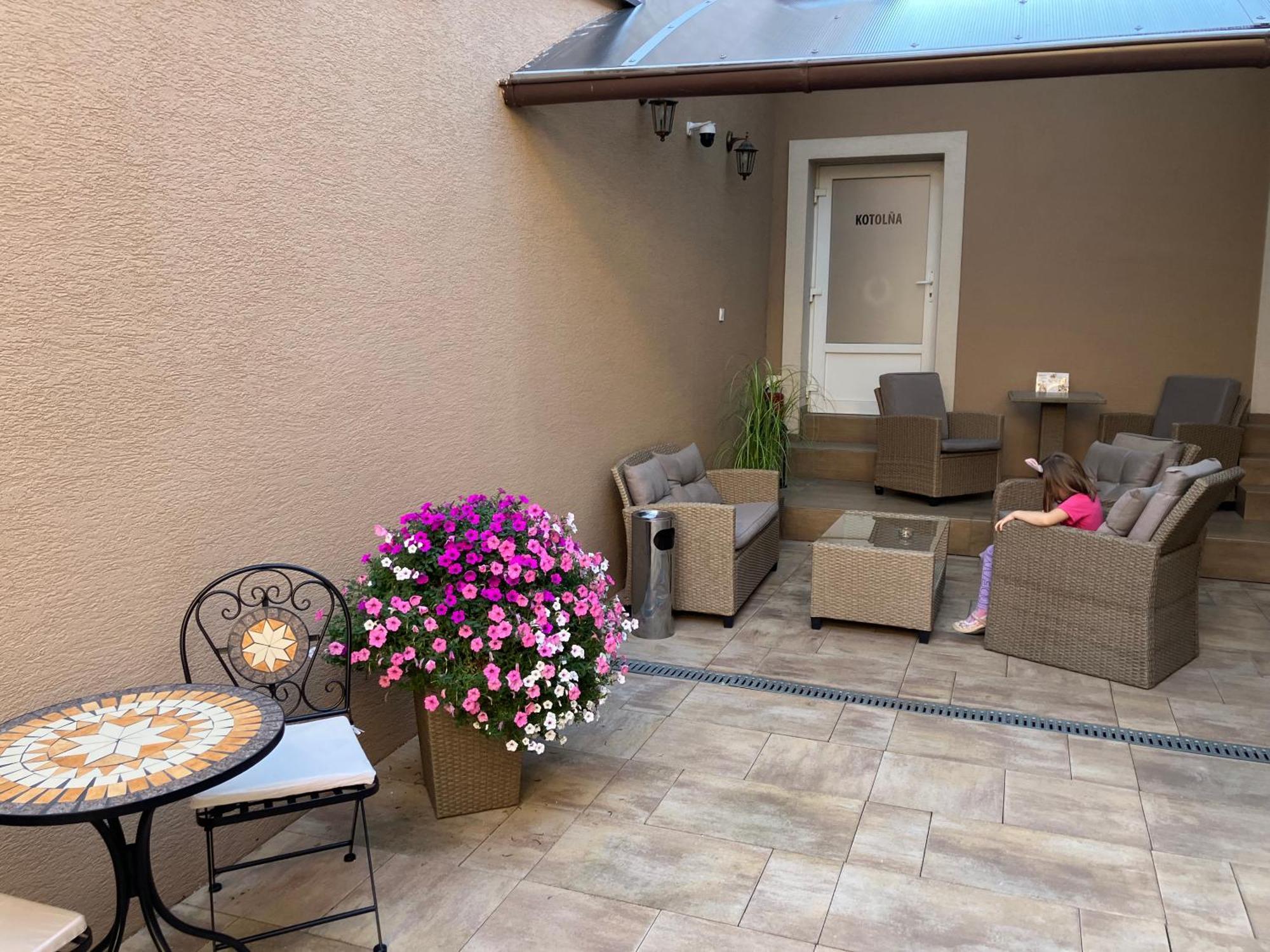 شقة Corner House Lučenec المظهر الخارجي الصورة