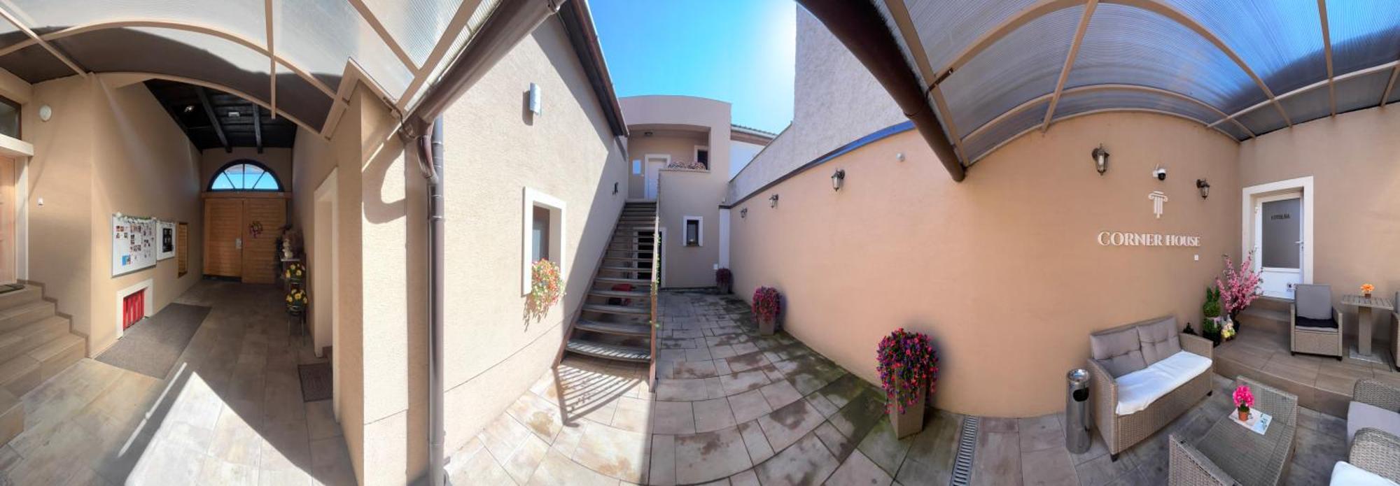 شقة Corner House Lučenec المظهر الخارجي الصورة